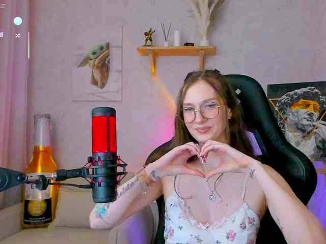 KiraRumGirl webcam
