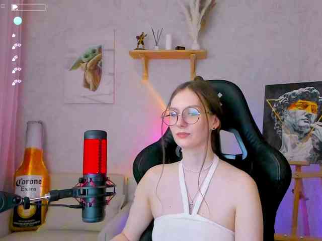 KiraRumGirl webcam