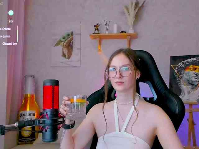 KiraRumGirl webcam