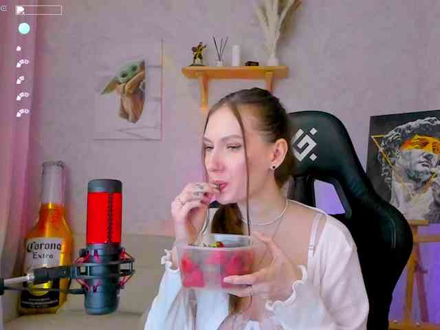 KiraRumGirl webcam