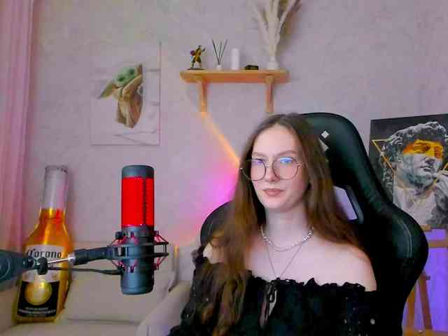 KiraRumGirl webcam