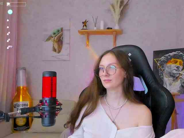 KiraRumGirl webcam