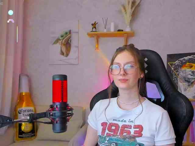 KiraRumGirl webcam