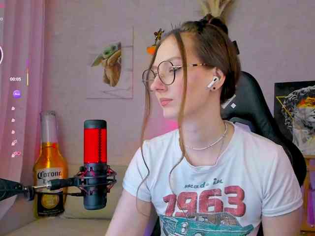 KiraRumGirl webcam