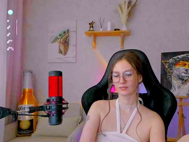 KiraRumGirl webcam