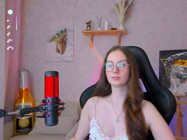 KiraRumGirl webcam