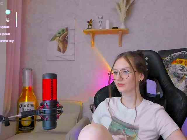 KiraRumGirl webcam