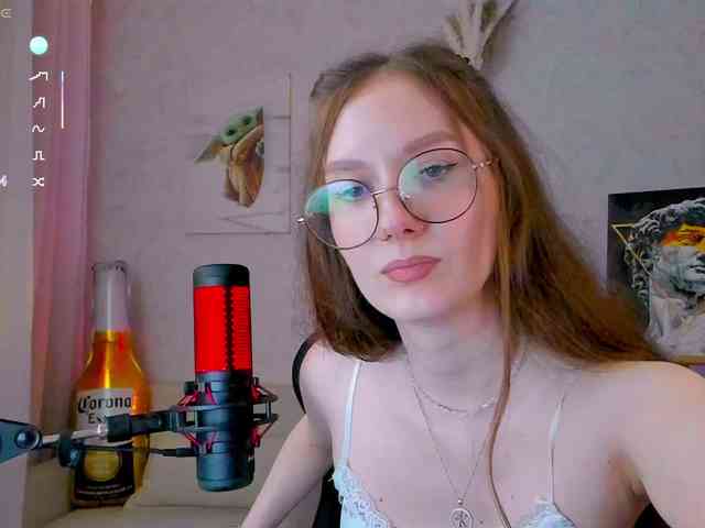 KiraRumGirl webcam