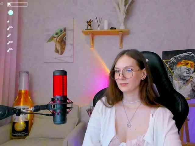 KiraRumGirl webcam