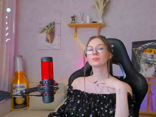 KiraRumGirl webcam