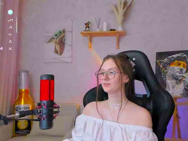 KiraRumGirl webcam