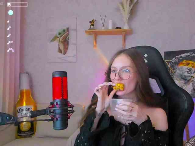 KiraRumGirl webcam