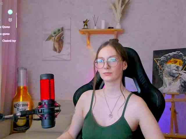 KiraRumGirl webcam