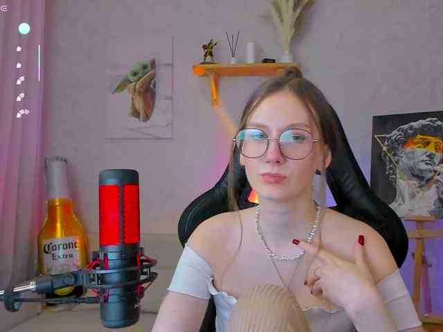 KiraRumGirl webcam