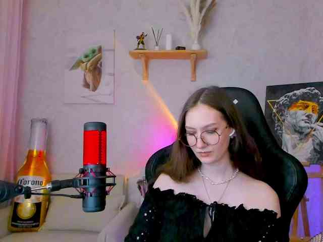 KiraRumGirl webcam
