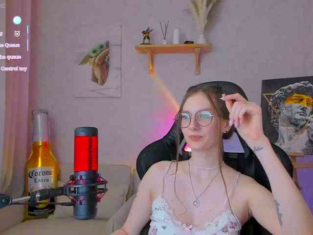 KiraRumGirl webcam