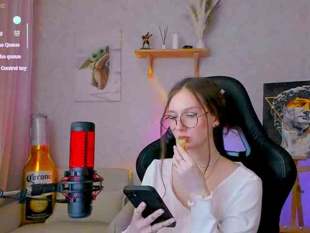 KiraRumGirl webcam
