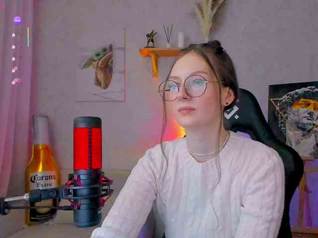 KiraRumGirl webcam