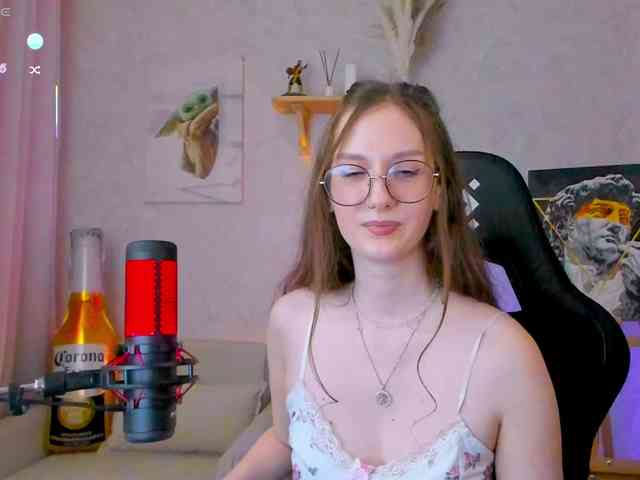 KiraRumGirl webcam