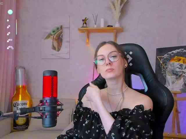 KiraRumGirl webcam