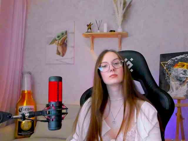 KiraRumGirl webcam