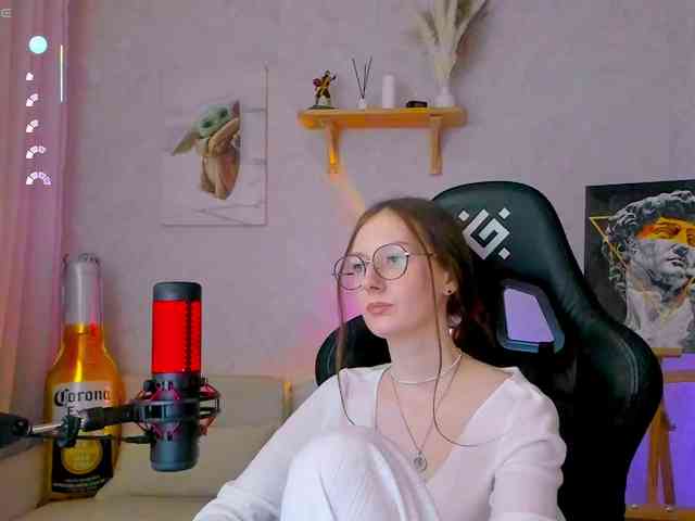 KiraRumGirl webcam