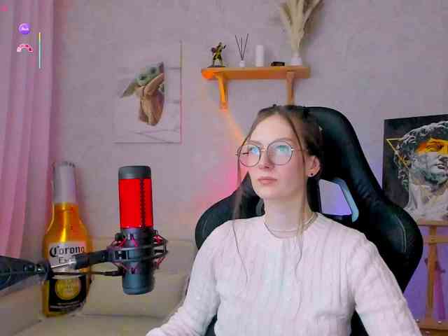 KiraRumGirl webcam