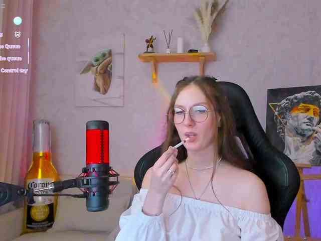 KiraRumGirl webcam