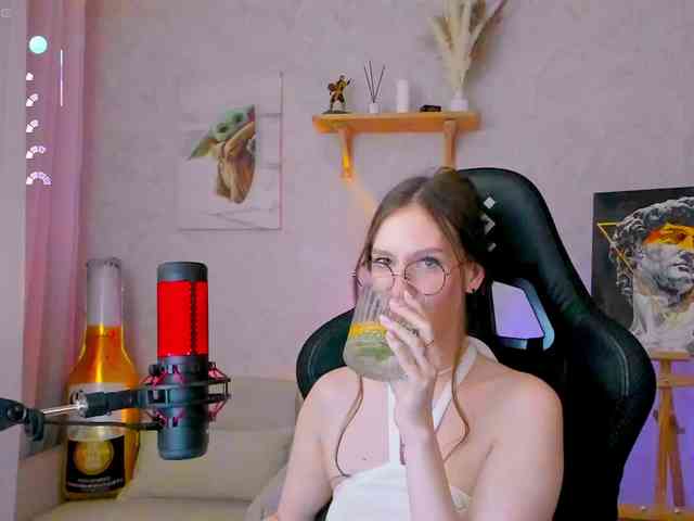 KiraRumGirl webcam