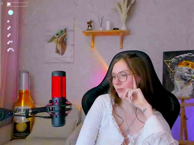 KiraRumGirl webcam