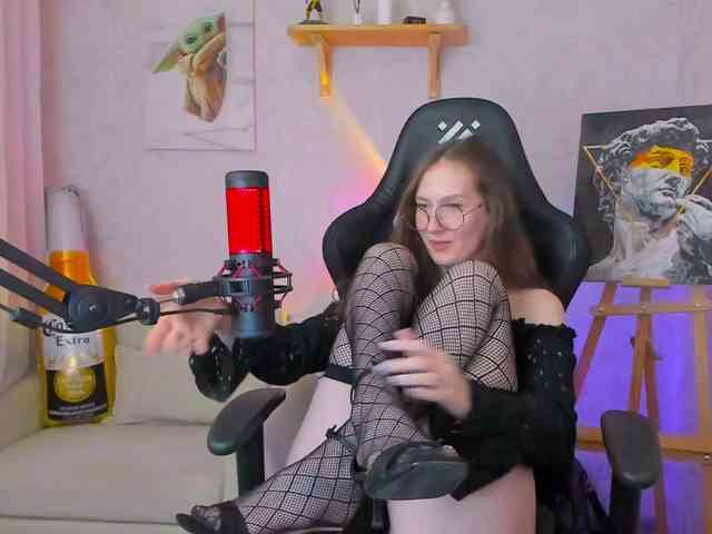 KiraRumGirl webcam