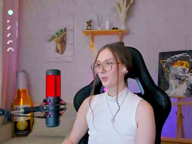 KiraRumGirl webcam