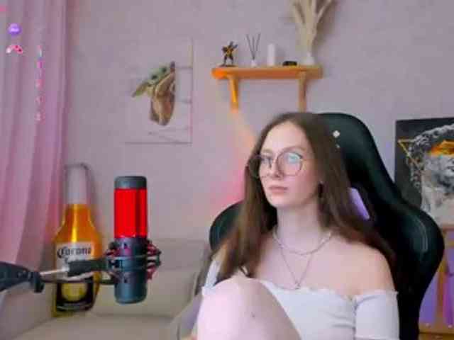 KiraRumGirl webcam