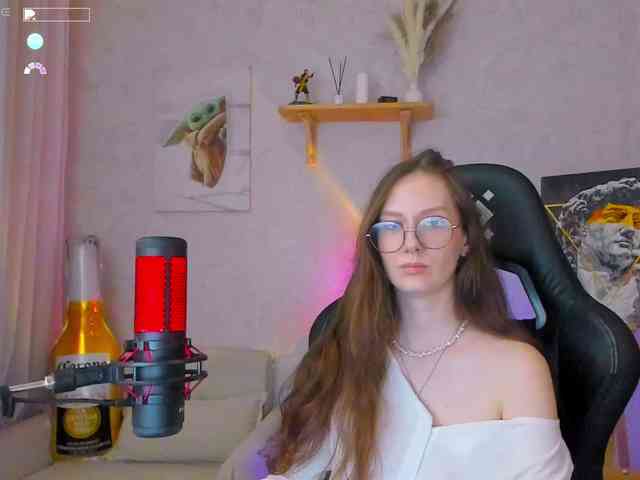 KiraRumGirl webcam