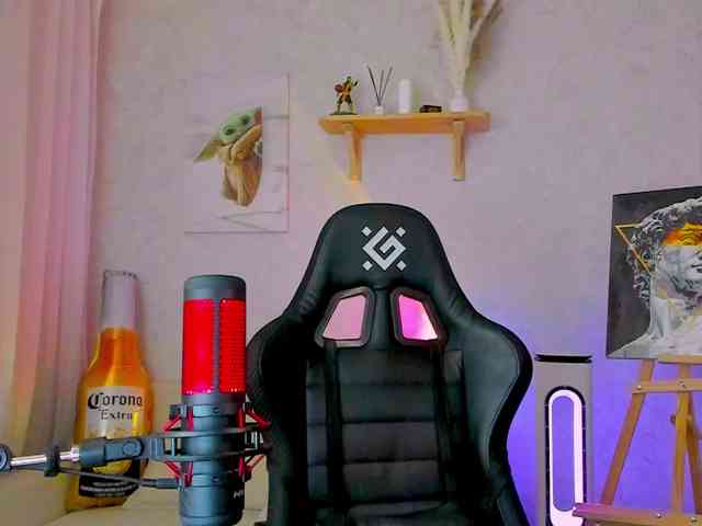 Модель: KiraRumGirl