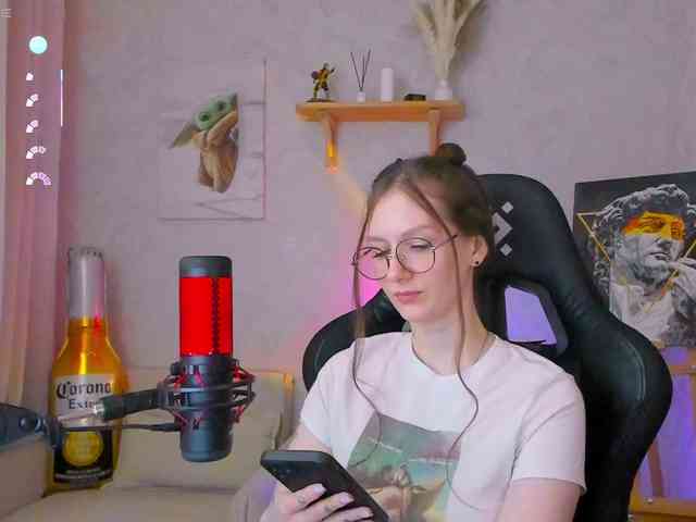 KiraRumGirl webcam