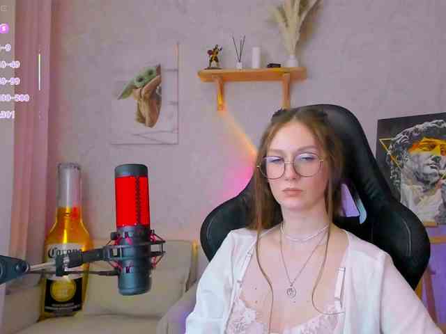 KiraRumGirl webcam