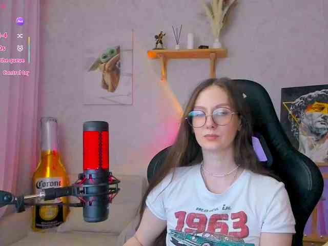 KiraRumGirl webcam