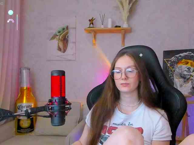 KiraRumGirl webcam