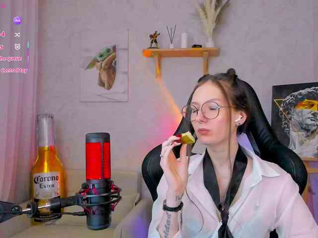 KiraRumGirl webcam