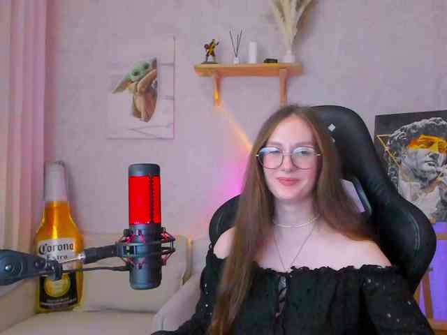 KiraRumGirl webcam