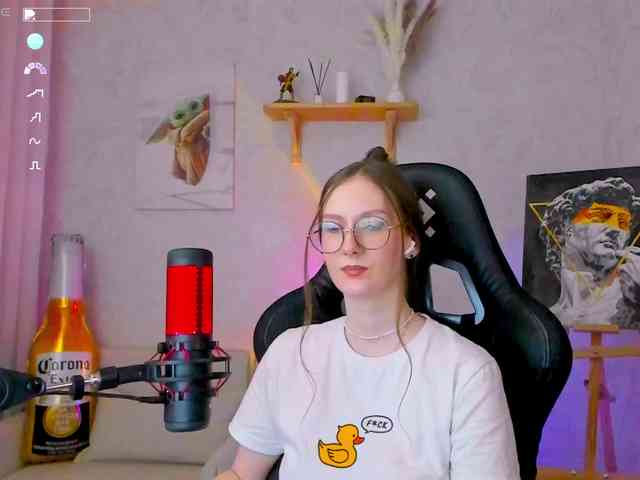 KiraRumGirl webcam