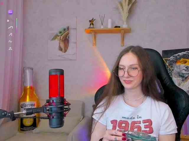 KiraRumGirl webcam