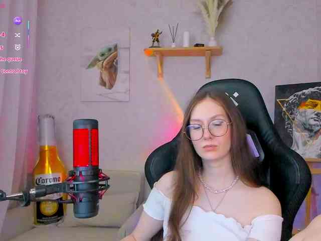 KiraRumGirl webcam