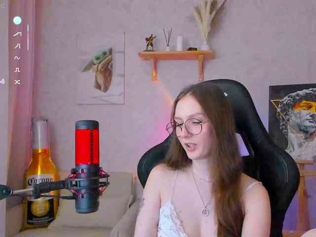 KiraRumGirl webcam