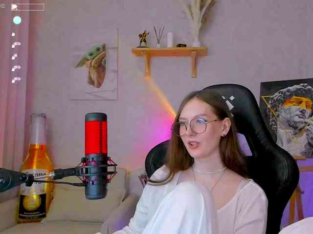 KiraRumGirl webcam
