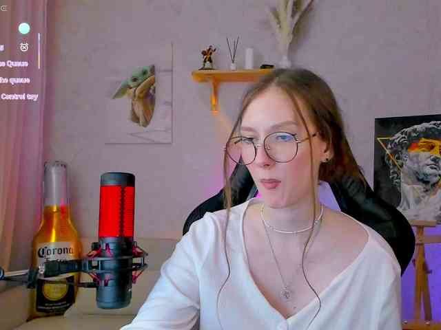 KiraRumGirl webcam