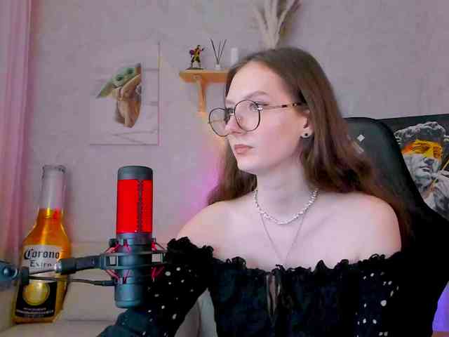 KiraRumGirl webcam