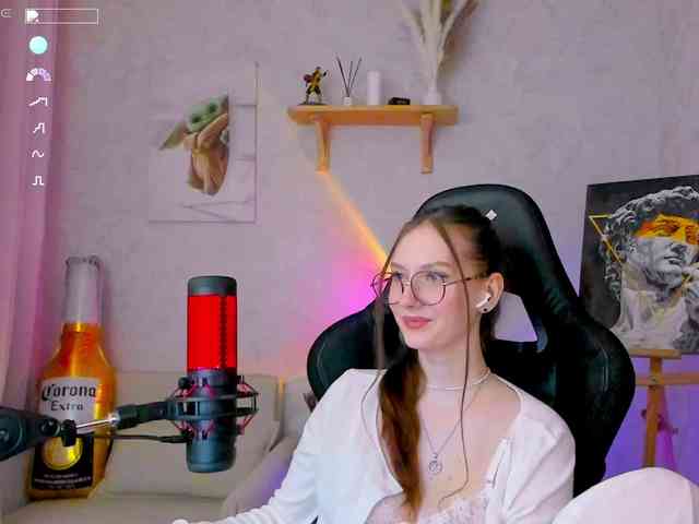 KiraRumGirl webcam