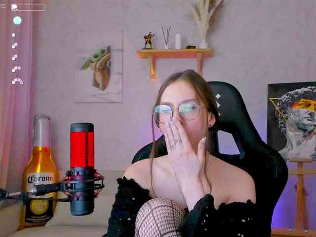 KiraRumGirl webcam